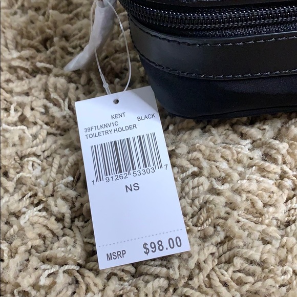 Michael Kors Weekender & Toiletry Bag - Picture 8 of 9